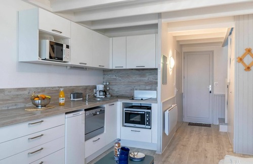Damgan Apartment | Lovely apartment for 4 guests with WIFI, pool and TV