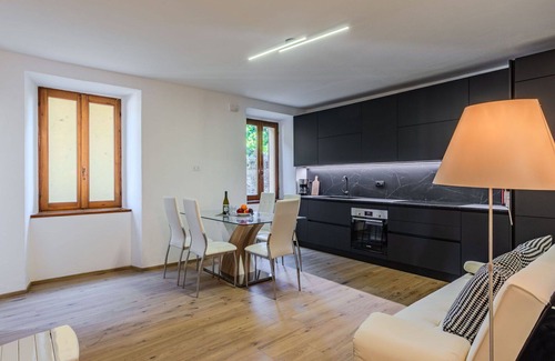 Dongo Apartment | Lovely apartment for 4 guests with WIFI and TV