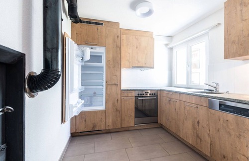 Lenz Apartment | Lovely apartment for 4 guests with WIFI, TV, balcony, pets allowed, panoramic view and parking