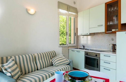 Marina di Andora Apartment | Lovely apartment for 4 people with WIFI, A/C, TV, balcony, pets allowed and parking