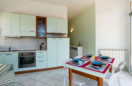 Marina di Andora Apartment | Lovely apartment for 4 people with WIFI, A/C, TV, balcony, pets allowed and parking