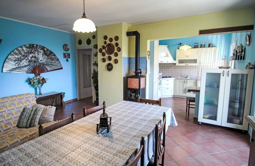 Premeno Apartment | Lovely apartment for 4 guests with TV, balcony, pets allowed and parking