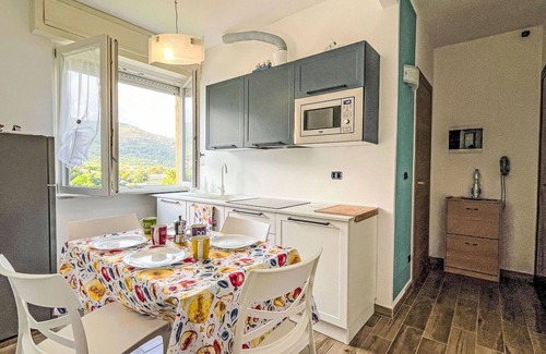 Ceriale Apartment | Lovely apartment for 4 guests with WIFI, A/C, TV, balcony and parking