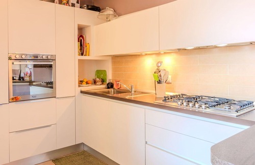 Lierna Apartment | Lovely apartment for 4 guests with WIFI, A/C, TV and balcony