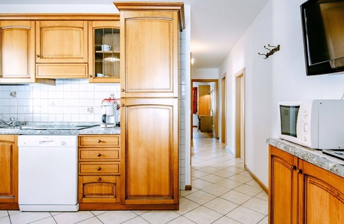Mazzin Apartment | Lovely apartment for 4 guests with WIFI, TV and balcony