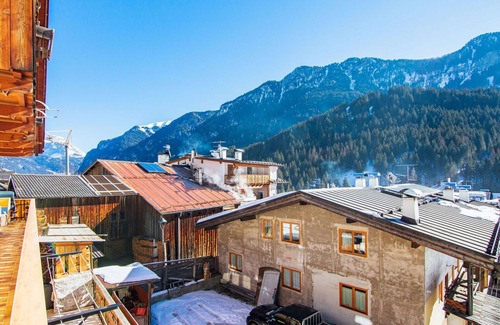 Mazzin Apartment | Lovely apartment for 4 guests with WIFI, TV and balcony