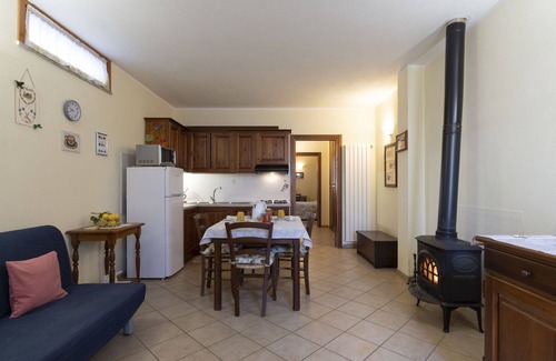 Onzo Apartment | Lovely apartment for 4 guests with WIFI, TV, patio, pets allowed, panoramic view and parking