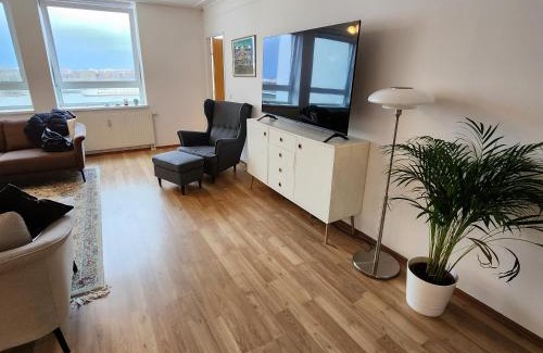Brigittenau Apartment | Lovely Apartment for 4 on the Danube River - Private Parking