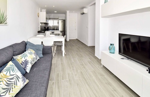 Les Deveses Apartment | Lovely apartment for 4 people with A/C, WIFI and TV