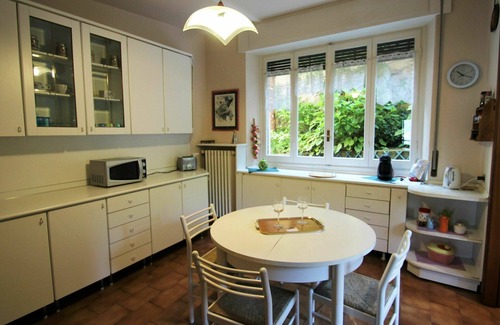 Nesso Apartment | Lovely apartment for 4 people with A/C, WIFI, TV, terrace, pets allowed and parking