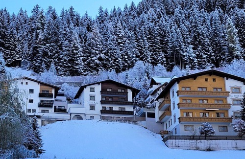 Ischgl Apartment | Lovely apartment for 5 guests with WIFI, TV, terrace and pets allowed