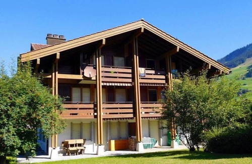 Lenk Apartment | Lovely apartment for 5 guests with WIFI, TV, balcony and pets allowed