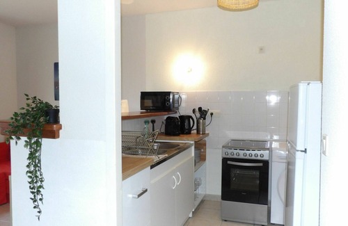 Bias Apartment | Lovely apartment for 5 guests with pool, WIFI, TV, terrace, pets allowed and parking