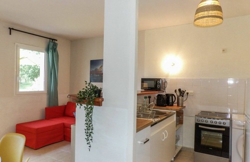 Bias Apartment | Lovely apartment for 5 guests with pool, WIFI, TV, terrace, pets allowed and parking