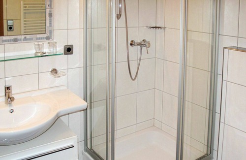 Kappl Apartment | Lovely apartment for 5 guests with WIFI, TV, balcony, pets allowed and parking