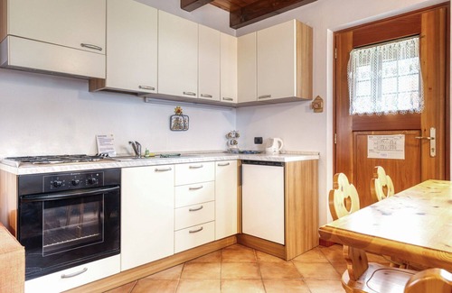 Macugnaga Apartment | Lovely apartment for 5 guests with TV, balcony, pets allowed and panoramic view