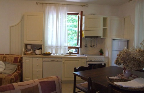 Sassetta Apartment | Lovely apartment for 5 guests with pool, WIFI, TV and patio
