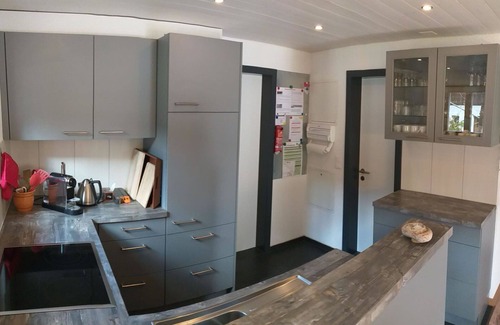 Lenk Apartment | Lovely apartment for 6 people with TV, balcony, pets allowed and parking