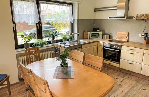 Bevergern Apartment | Lovely apartment for 6 people with WIFI, TV, terrace and parking