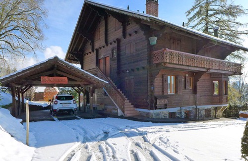 Ollon Apartment | Lovely apartment for 6 guests with WIFI, TV, balcony and parking
