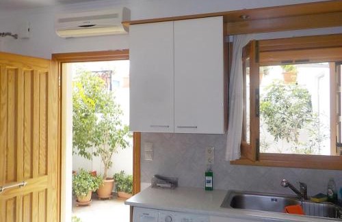 Old Town Naxos Apartment | Lovely Apartment for 6Ppl , 2 BDRM , in Naxos , private patio
