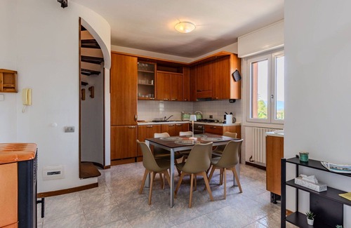 Bellano Apartment | Lovely apartment for 6 guests with WIFI, TV and balcony