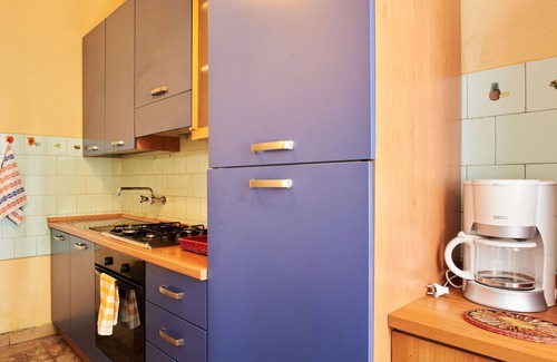Calozzo Apartment | Lovely apartment for 6 guests with TV and terrace