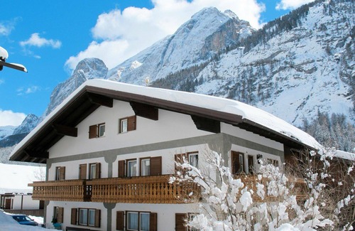 Penia Apartment | Lovely apartment for 6 guests with WIFI, TV and patio