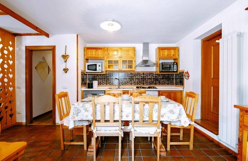Penia Apartment | Lovely apartment for 6 people with TV and pets allowed