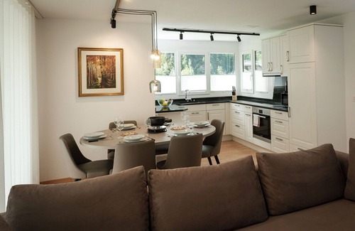 Taesch Apartment | Lovely apartment for 6 people with WIFI, TV, balcony and parking