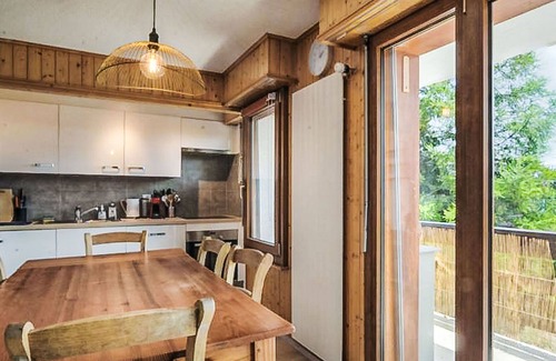 Anzere Apartment | Lovely apartment for 7 guests with WIFI, TV and balcony