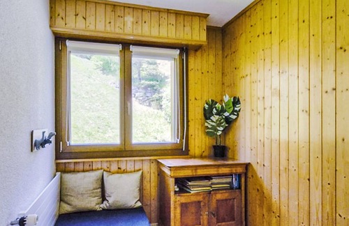 Anzere Apartment | Lovely apartment for 7 guests with WIFI, TV and balcony