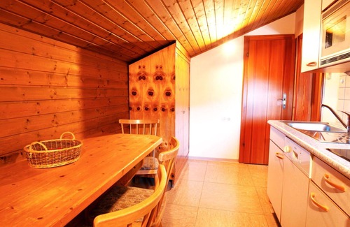 Filzmoos Apartment | Lovely apartment for 5 people with WIFI, TV, terrace, pets allowed, panoramic view and parking