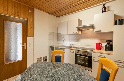 Albeck Apartment | Lovely apartment for 14 people with WIFI, TV, patio and parking