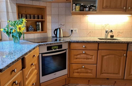 Maishofen Apartment | Lovely apartment for 5 people with WIFI, TV, patio, pets allowed and parking