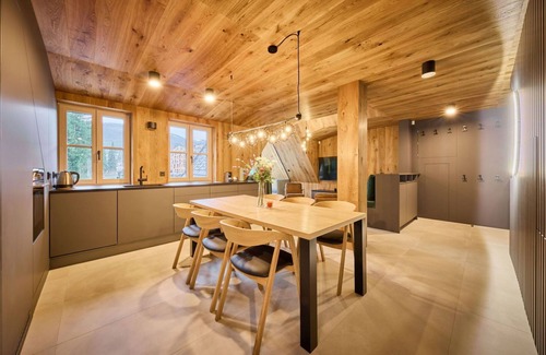Pec pod Snezkou Apartment | Lovely apartment for 5 people with WIFI, TV, terrace, pets allowed and parking