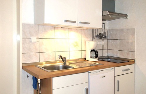 Cuxhaven Apartment | Lovely apartment for 5 people with WIFI, TV, terrace, pets allowed and parking