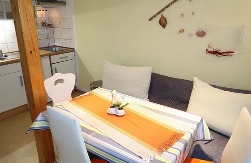 Cuxhaven Apartment | Lovely apartment for 5 people with WIFI, TV, terrace, pets allowed and parking