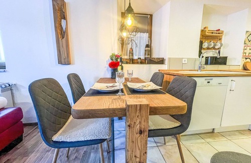 Eisenbach Apartment | Lovely apartment for 2 people with WIFI, TV, patio, pets allowed and parking
