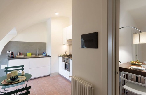 Torrimpietra Apartment | Lovely apartment for 4 people with WIFI, TV, terrace, pets allowed and parking