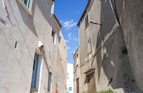 Strongoli Apartment | Lovely apartment for 3 guests with WIFI, balcony, pets allowed and parking