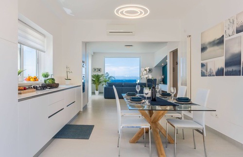 Cinisi Apartment | Lovely apartment for 4 guests with A/C, WIFI, TV, terrace and parking