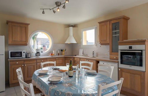 Kerlouan House | Lovely apartment in villa for 5 people with TV, terrace and parking