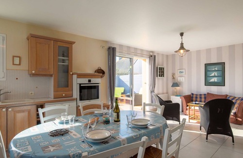 Kerlouan House | Lovely apartment in villa for 5 people with TV, terrace and parking