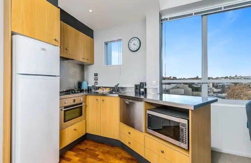 Parnell Apartment | Lovely Apartment - Gym & Parking by Zodiak Stays