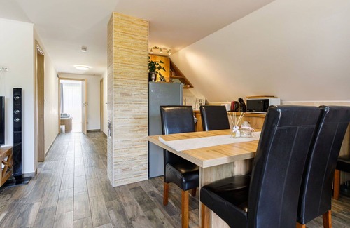 Balatonszemes Apartment | Lovely apartment for 6 people with A/C, WIFI, TV, balcony and parking