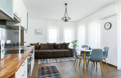 Balatonszarszo Apartment | Lovely apartment for 5 people with A/C, WIFI, TV and balcony