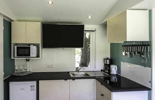 Muhldorf House | Lovely apartment in villa with A/C, WIFI, TV, terrace, pets allowed, panoramic view and parking