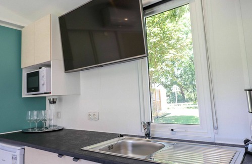Muhldorf House | Lovely apartment in villa with A/C, WIFI, TV, terrace, pets allowed, panoramic view and parking