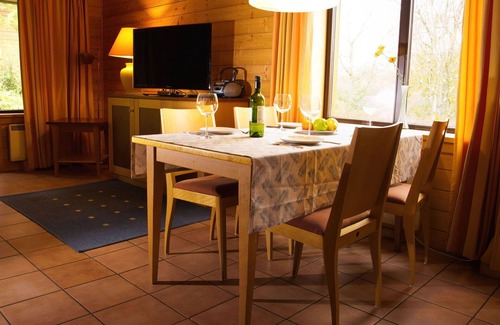 Hasselfelde House | Lovely apartment in villa for 4 people with WIFI, TV, terrace, pets allowed and parking